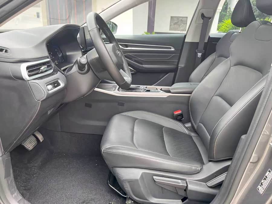 GEELY Emgrand 2021 car image #8