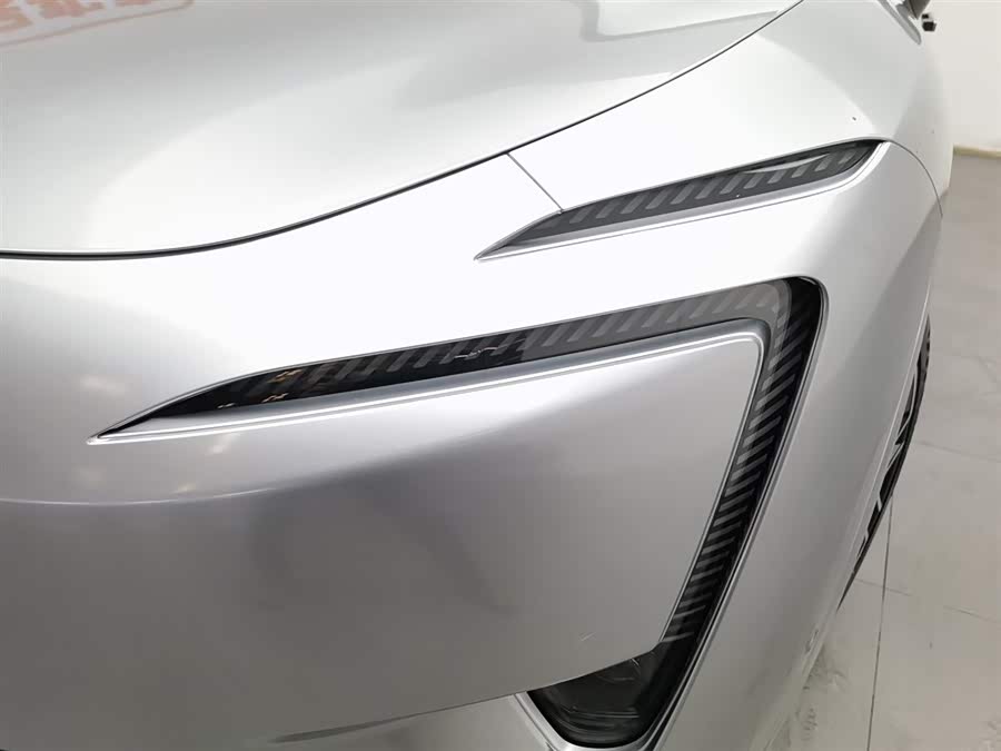 Avatr 11 2023 car image #8