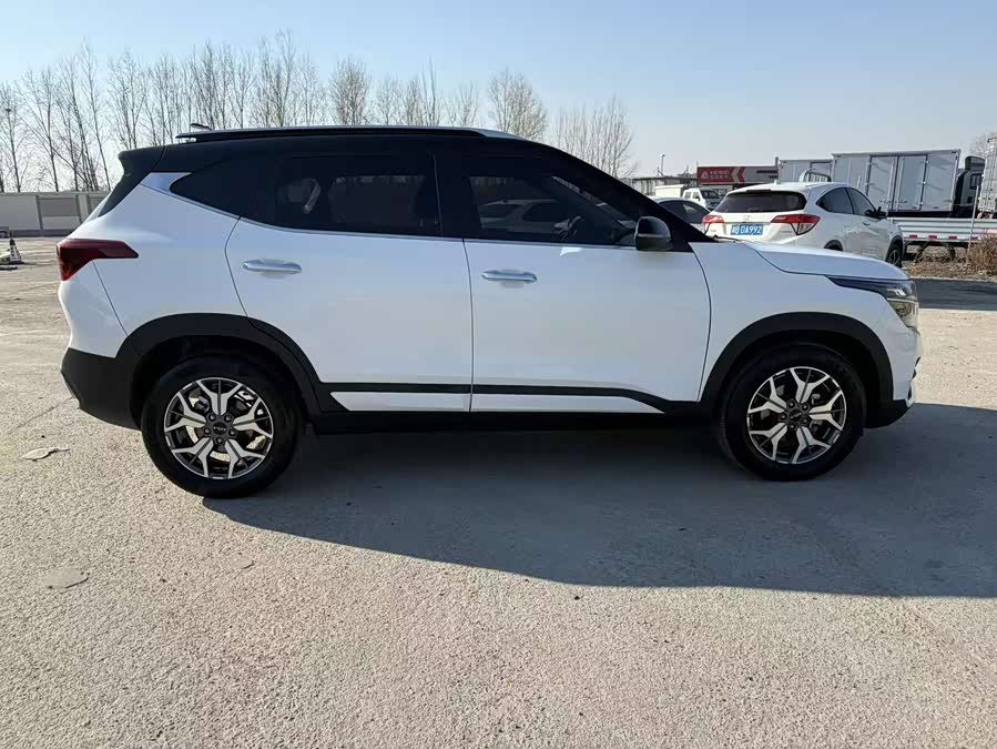 Kia Stonic 2022 image de voiture #8