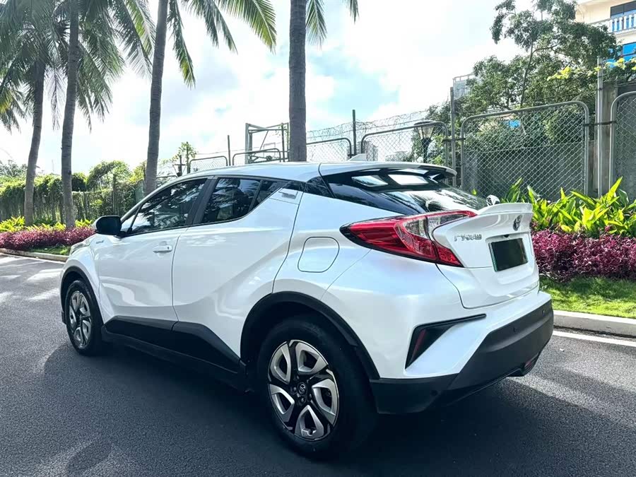 Toyota C-HR EV 2021 immagine di auto #8