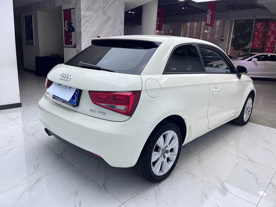 Audi A1 2015 car image #8