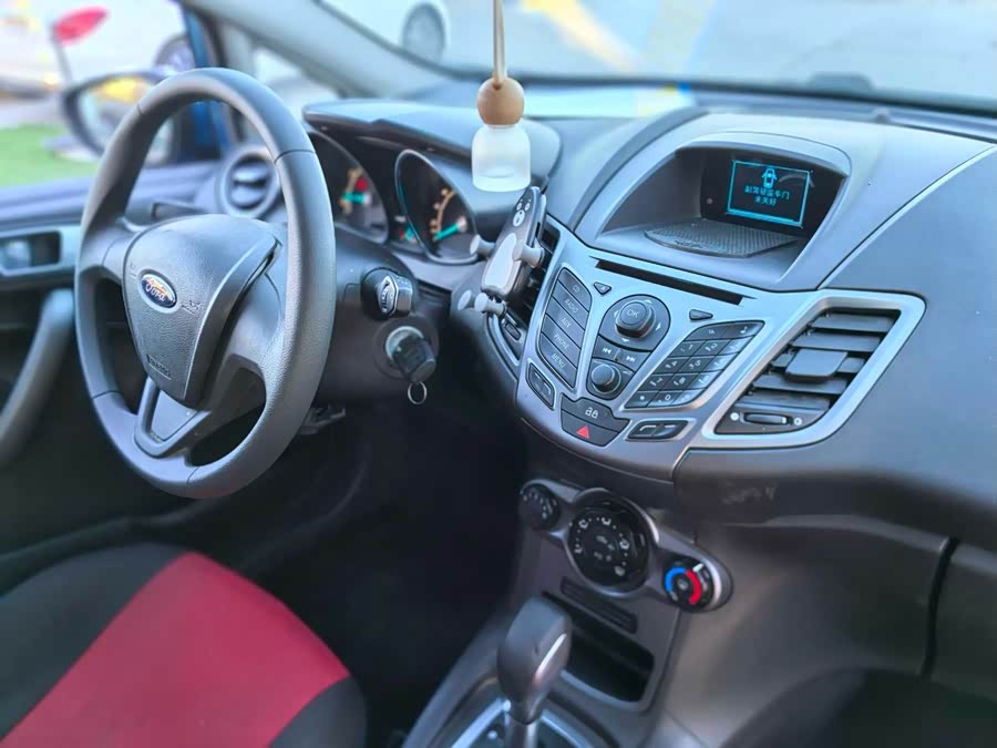 Ford Fiesta 2013 #8 Ford Fiesta 2013 immagine di auto #8