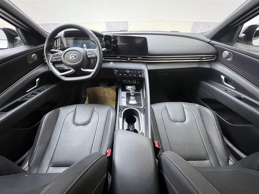 Hyundai Elantra 2022 car image #8