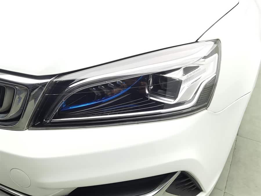 GEELY Emgrand 2015 car image #8
