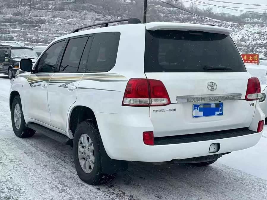 Toyota Land Cruiser 2011 immagine di auto #8