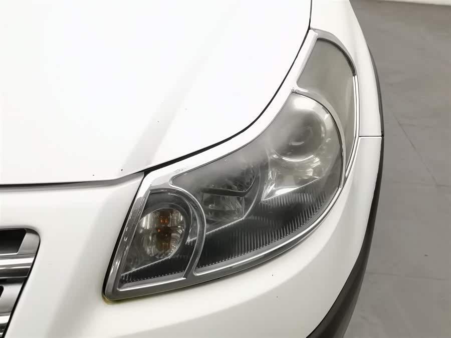 Suzuki SX4 2013 car image #8