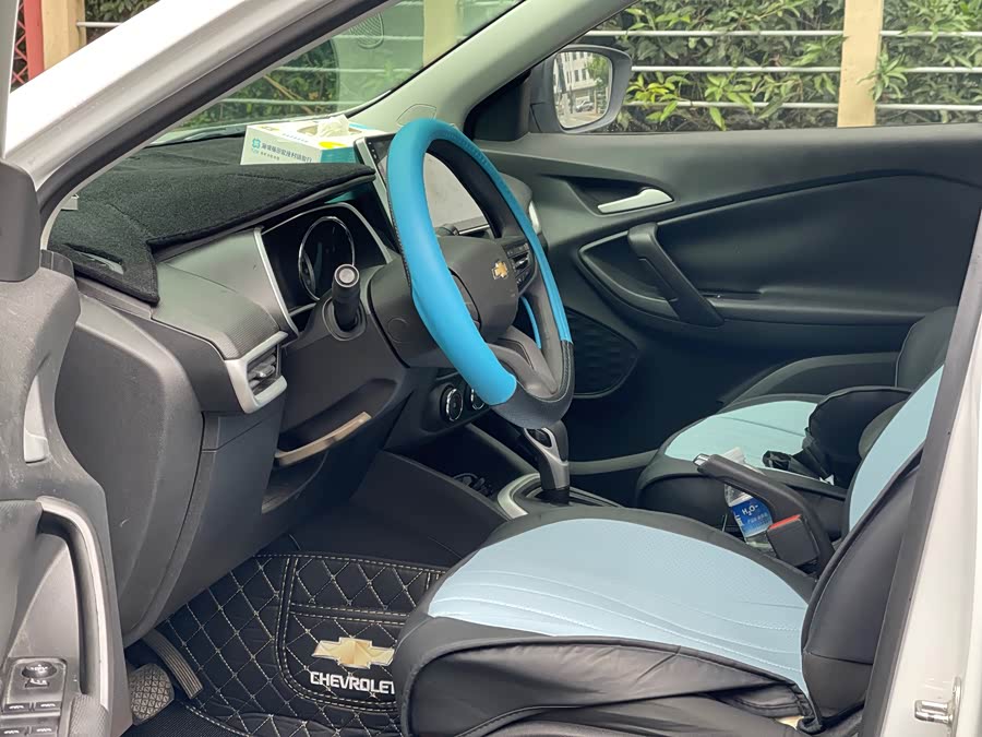 Chevrolet Tracker 2020 immagine di auto #8