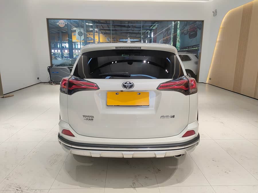 Toyota RAV4 2019 car image #8