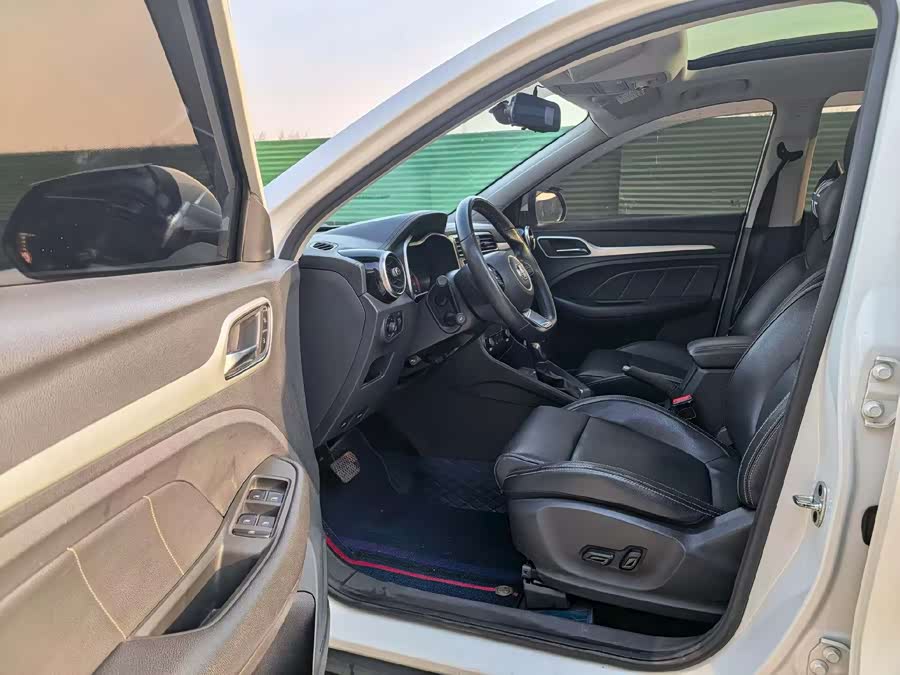 MG ZS 2018 car image #8