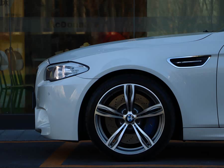 BMW M5 2013 #8 BMW M5 2013 car image #8