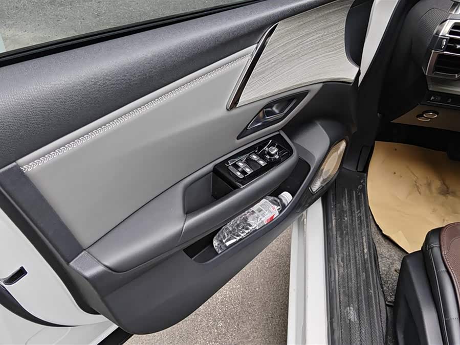 Citroen C5 X 2023 car image #8