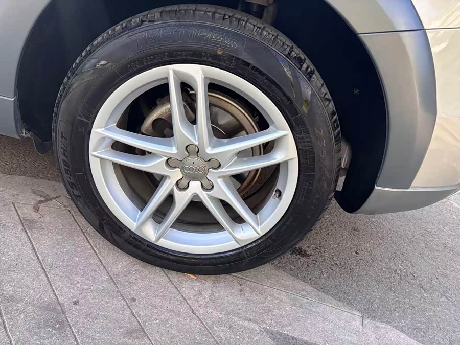 Audi Q5 2017 car image #8