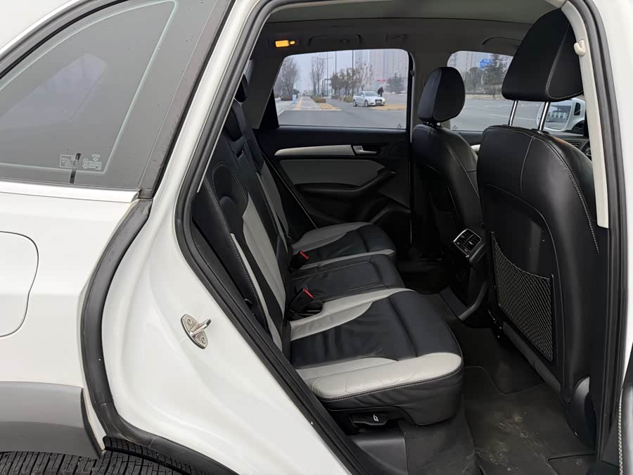 Audi Q5 2018 car image #8