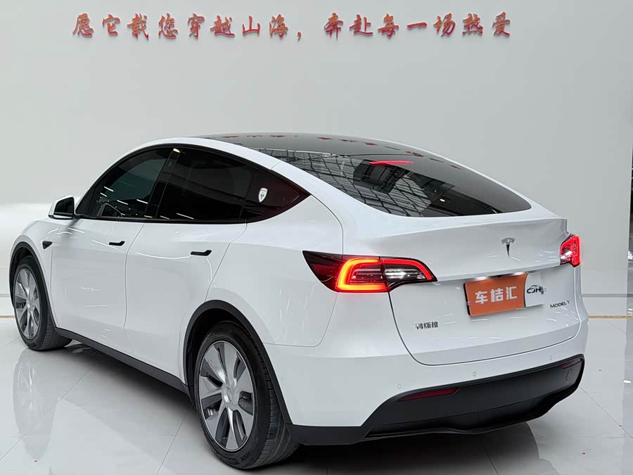Tesla Model Y 2022 #8 Tesla Model Y 2022 car image #8