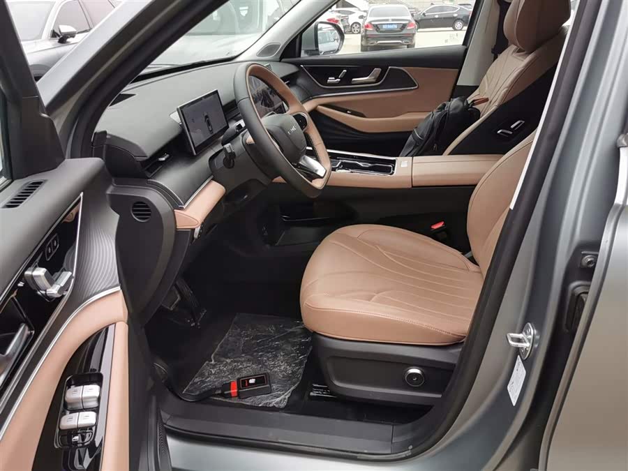 Chery Tiggo8L 2024 car image #8