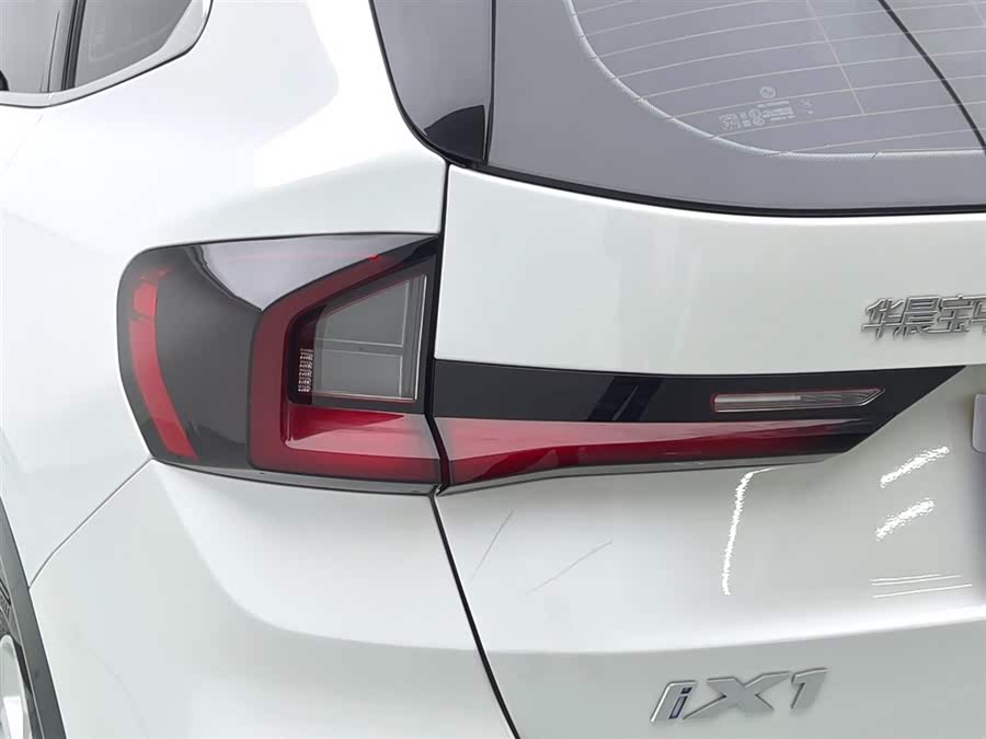 BMW iX1 2024 car image #8