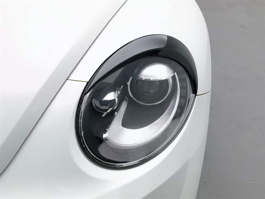 Volkswagen Beetle 2012 car image #8