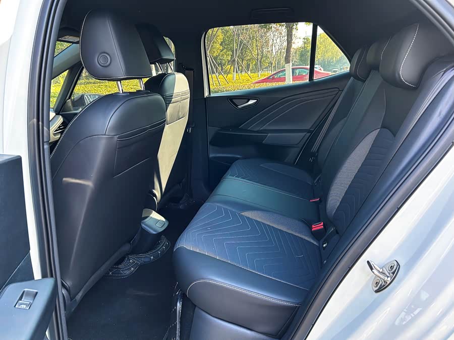 Volkswagen ID.3 2025 immagine di auto #8