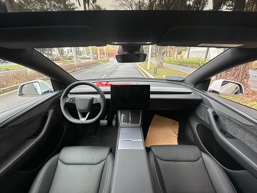 特斯拉 Model Y L 2025 汽车图片 #8