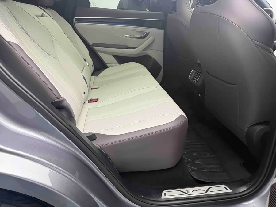 BYD Seal 2023 immagine di auto #8