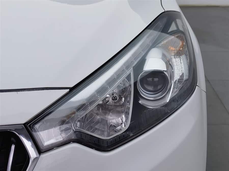 Kia K3 2015 car image #8