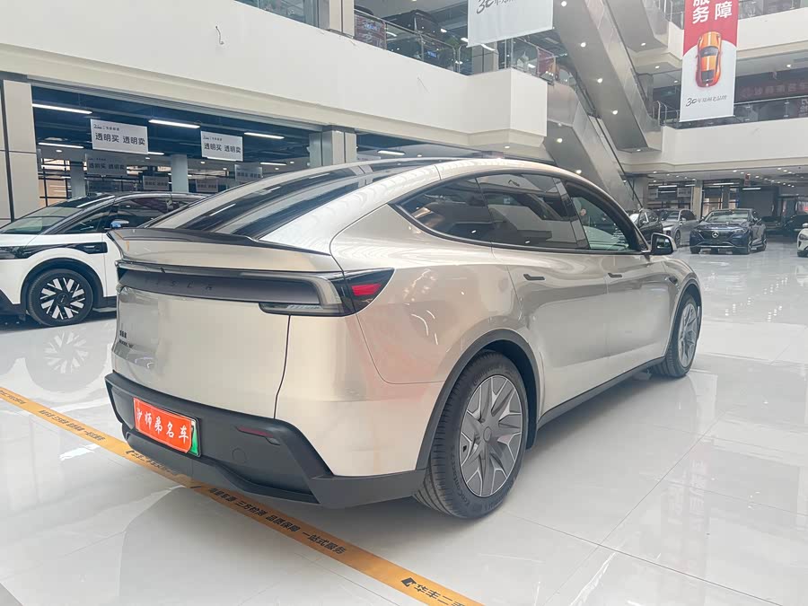 特斯拉 Model Y L 2025 汽车图片 #8
