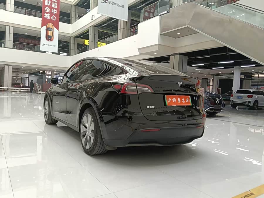 Tesla Model Y 2023 car image #8