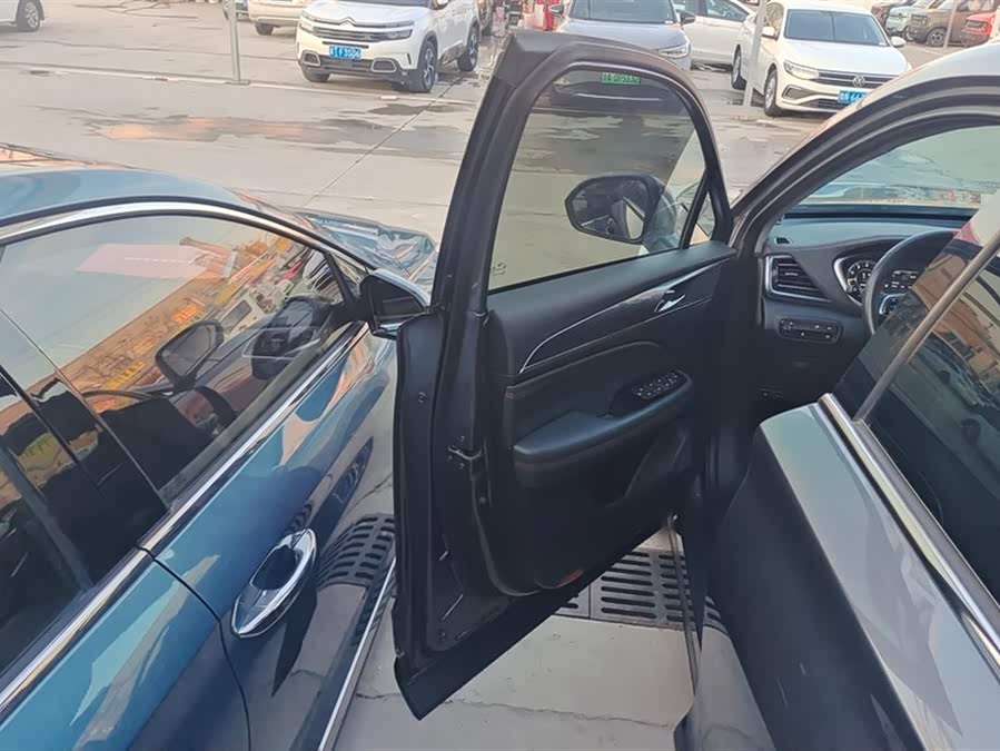 GAC Trumpchi GS4 PLUS 2022 #8 GAC Trumpchi GS4 PLUS 2022 car image #8