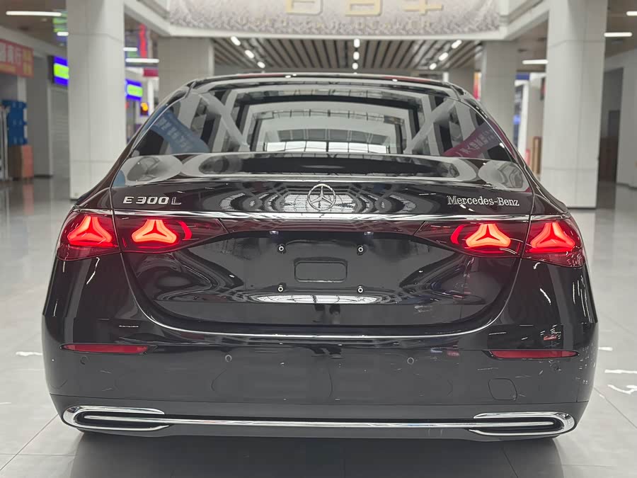 Mercedes-Benz E Class 2024 car image #8