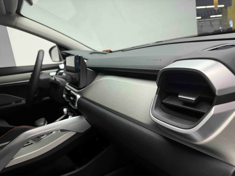 GEELY Coolray 2024 #8 GEELY Coolray 2024 car image #8