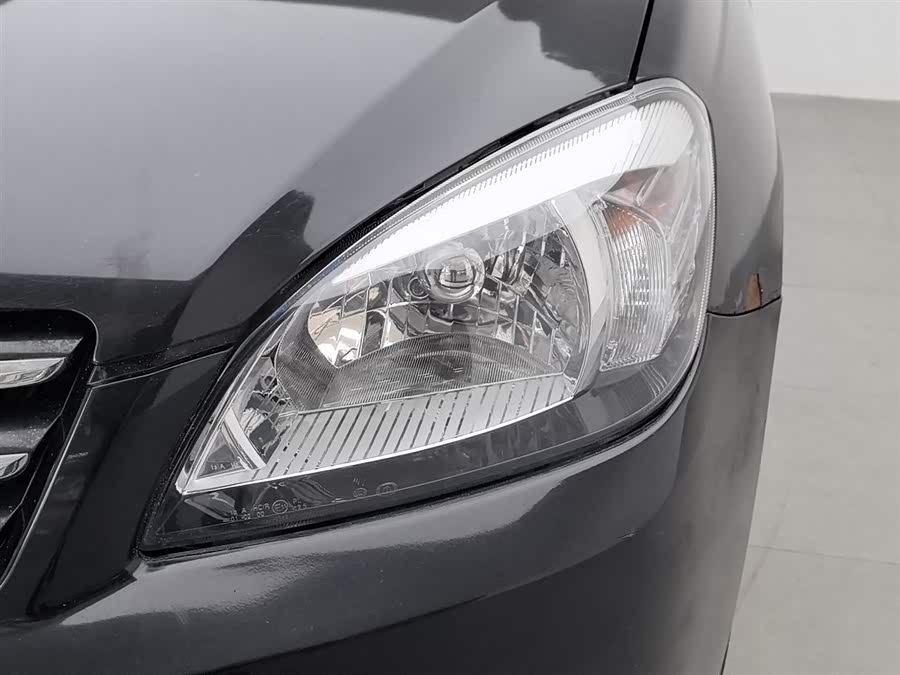 Great Wall C30 2012 car image #8