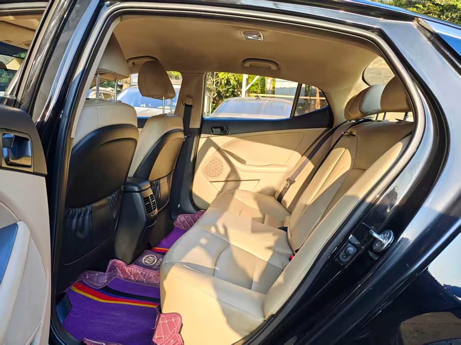 Kia K5 2016 car image #8