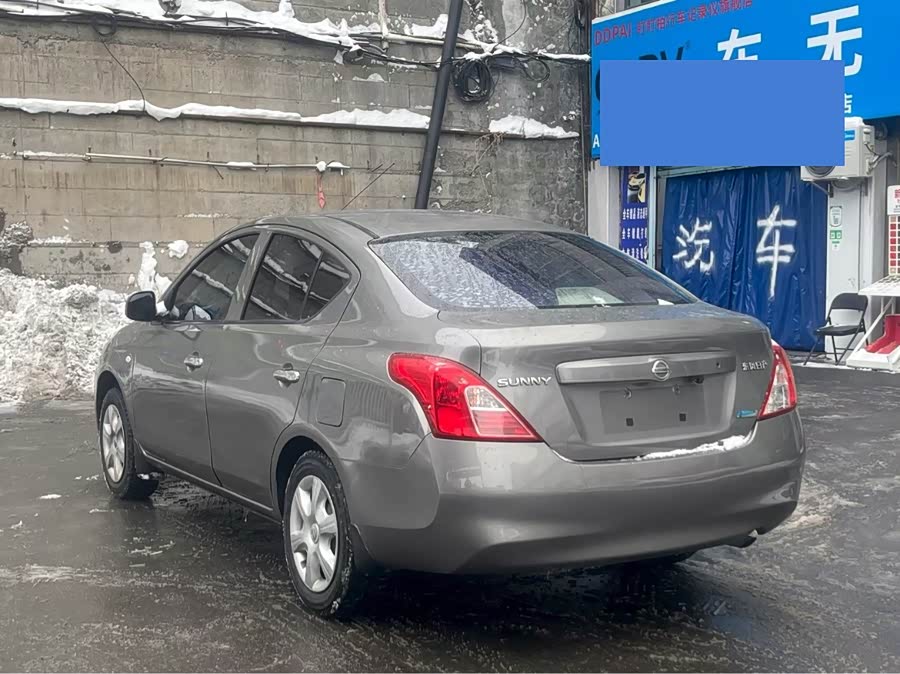 Nissan Sunny 2012 car image #8