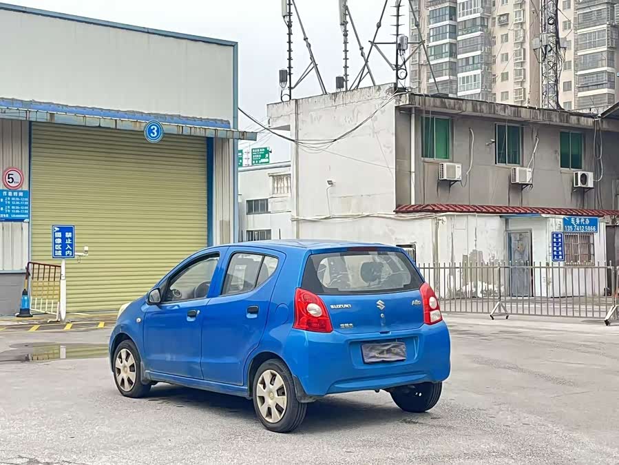 Suzuki 2012 car image #8