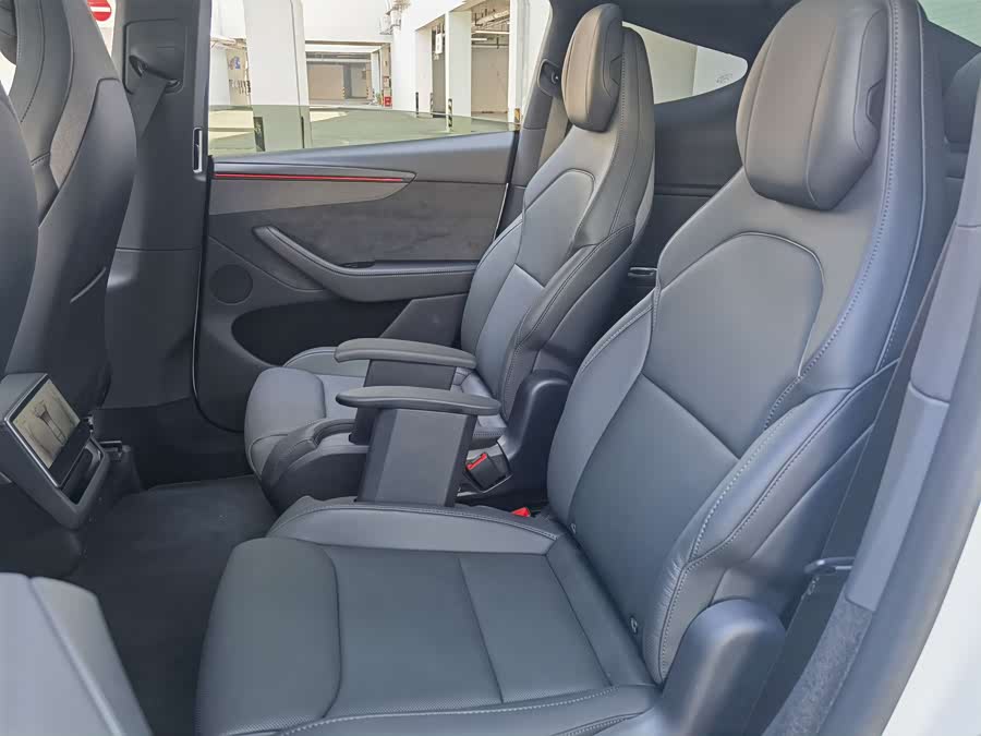 特斯拉 Model Y L 2025 汽车图片 #8