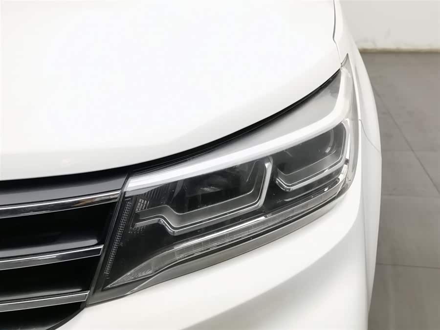 Forthing JOYEAR X5 2017 صورة سيارة #8