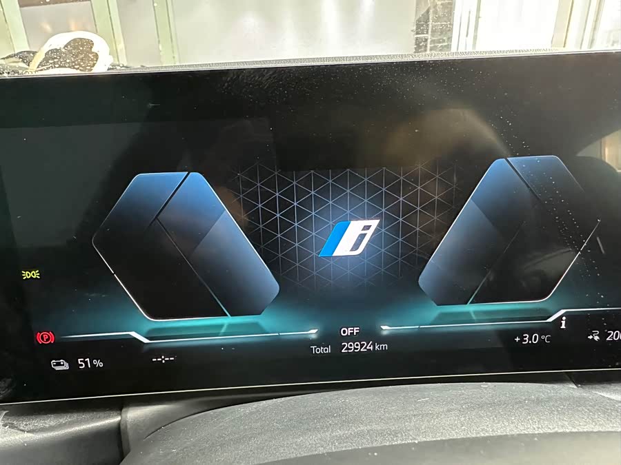 BMW i4 2024 car image #8