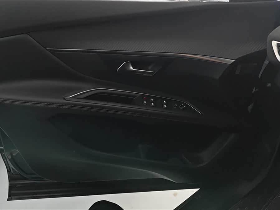 Peugeot 5008 2018 car image #8