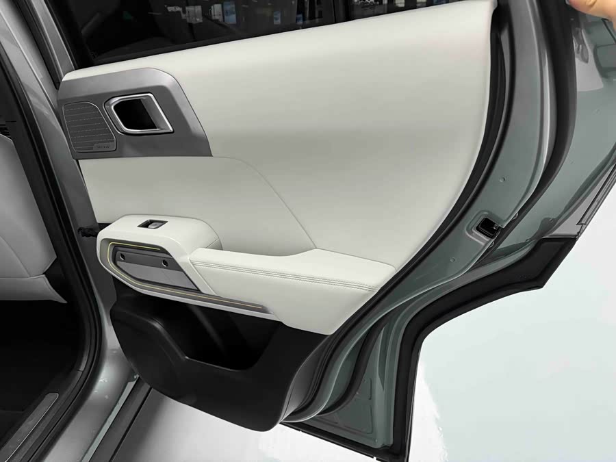 FangChengBao Tiger 3 2025 car image #8