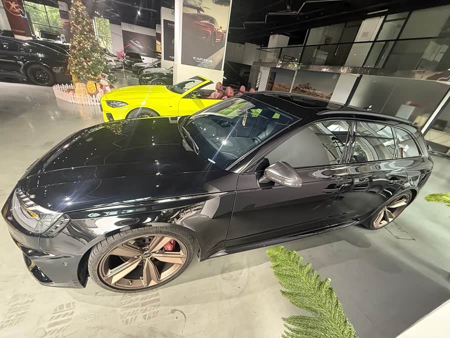 Audi RS 4 2023 car image #8