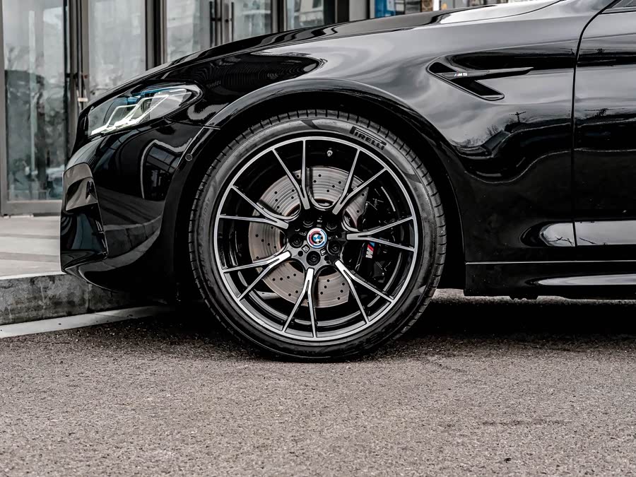 BMW M5 2022 car image #8