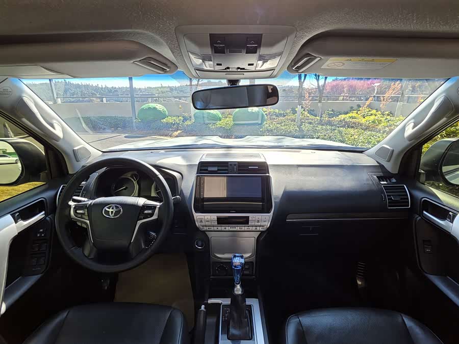 Toyota Land Cruiser Prado 2019 صورة سيارة #8