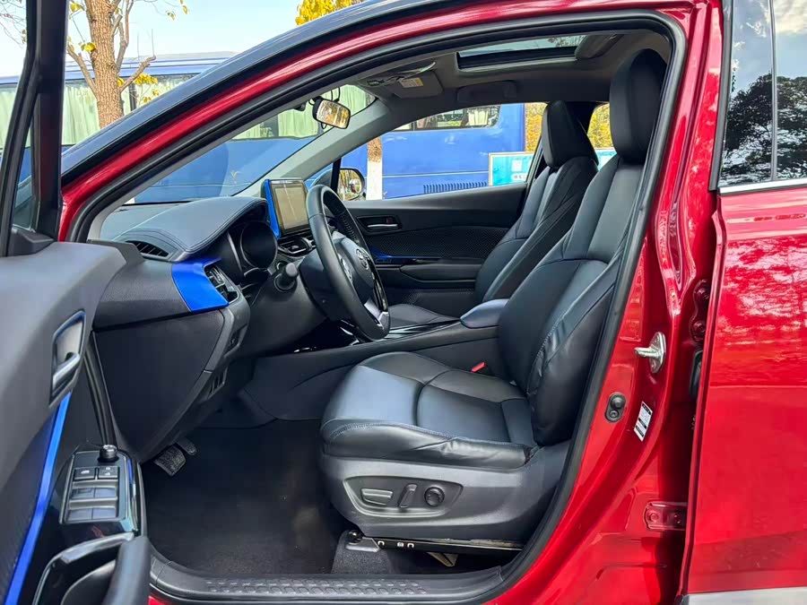 Toyota C-HR 2021 immagine di auto #8