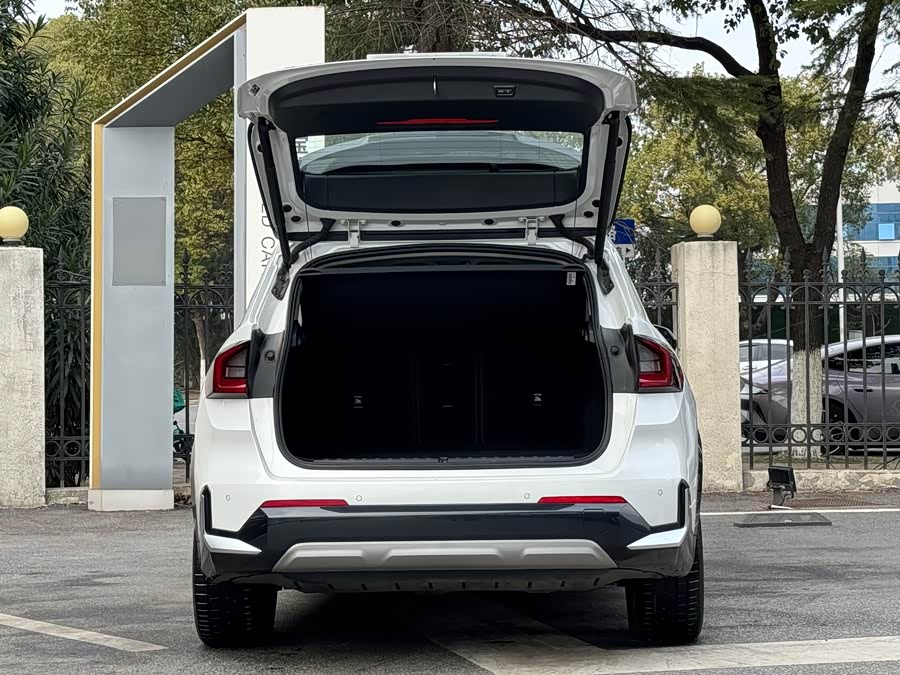 BMW iX1 2024 صورة سيارة #8