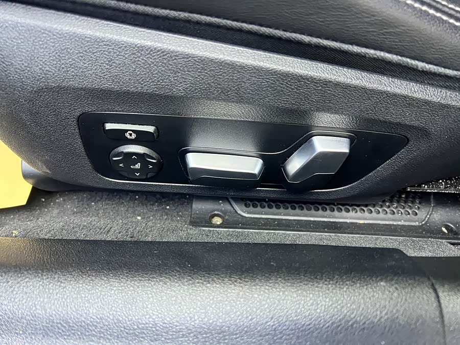 BMW 8 Series 2021 car image #8