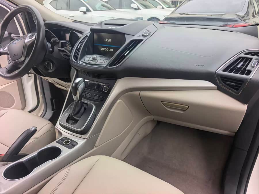 Ford Kuga 2015 car image #8