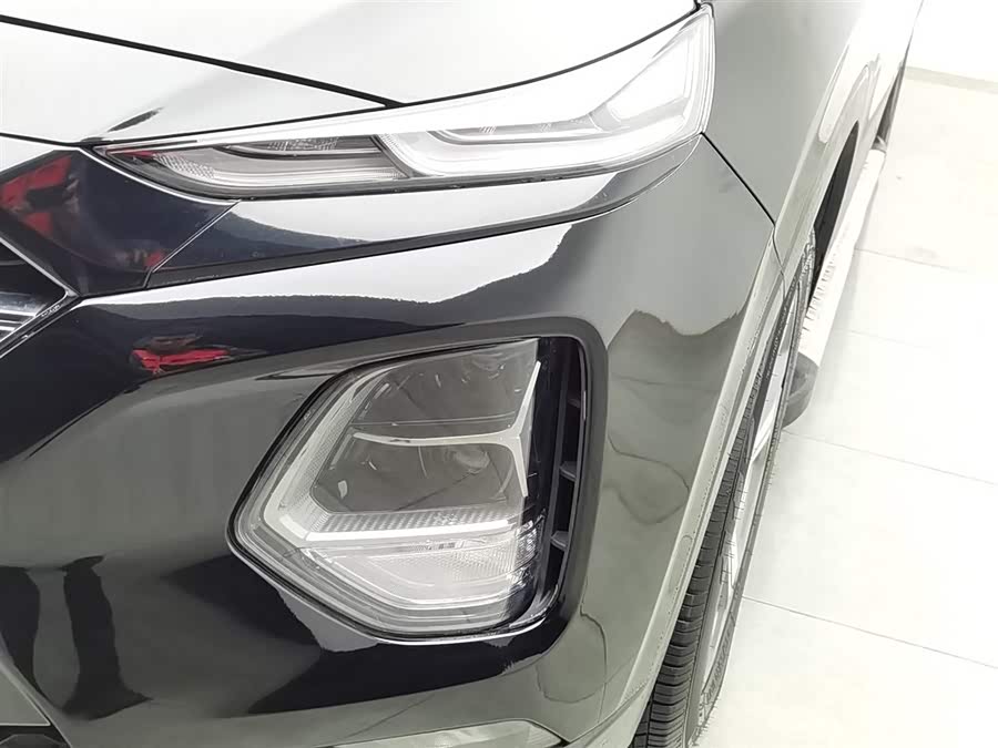 Hyundai Santa Fe 2019 car image #8