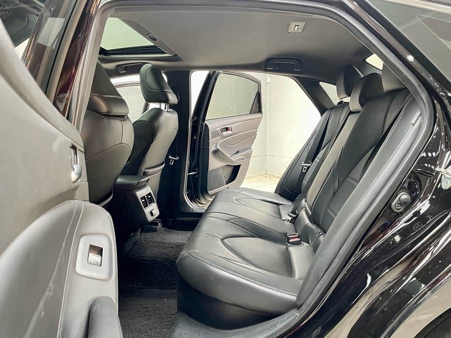 Toyota Avalon 2019 car image #8
