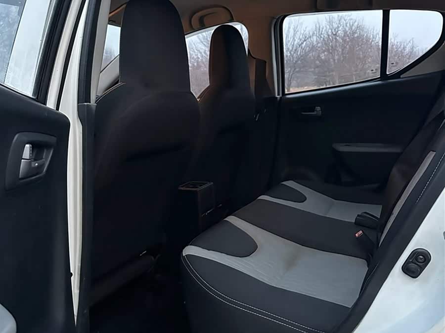 Suzuki 2015 car image #8
