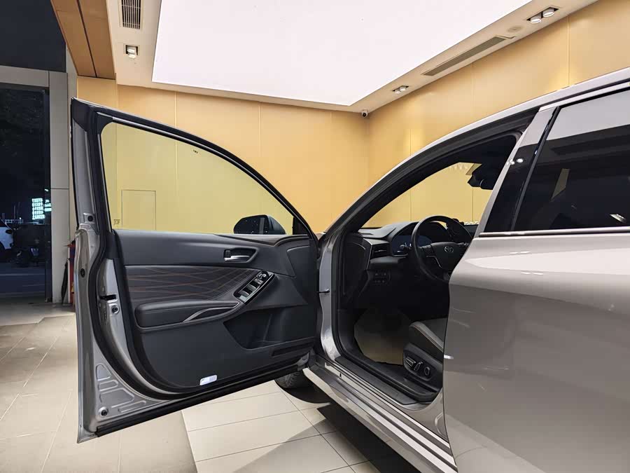 Toyota Avalon 2024 car image #8